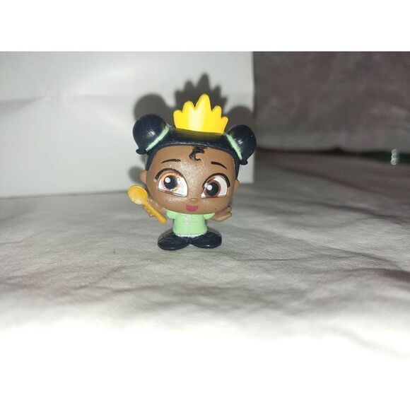 Disney Doorables Series 8 PRINCESS & THE FROG Young Tiana Figurines - Picture 1 of 4